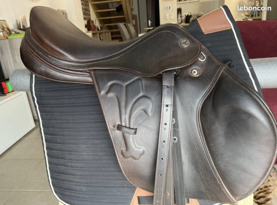 Vente de selle 282