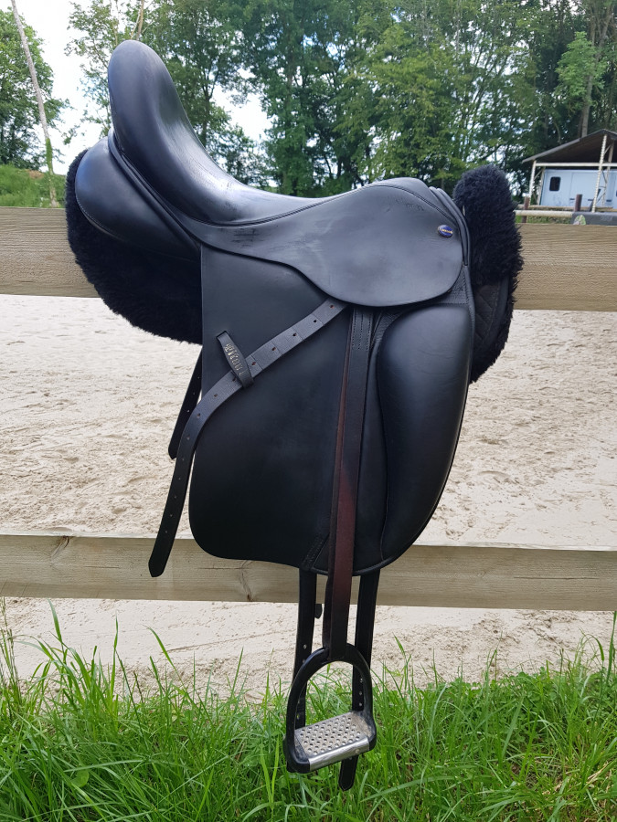 Selle de dressage Euroriding Titan II | ChevalAnnonce.com
