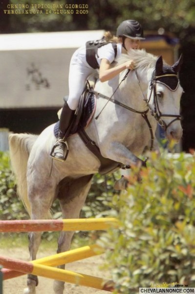 Mendy que j'ai vendu en Italie et sa jeune cavali�re 