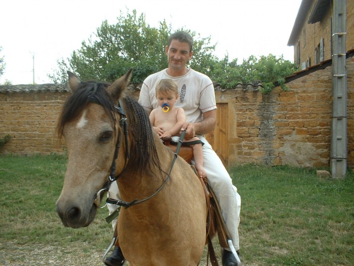 eva de petite ces les chevaux