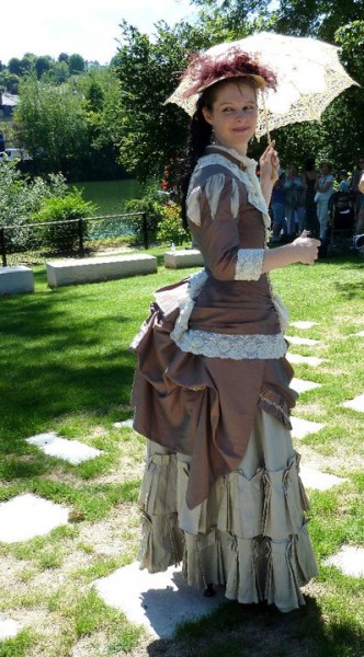 Robe  tournure de promenade selon modle existant de 1883 - 1er prix festival Bougival 2011
