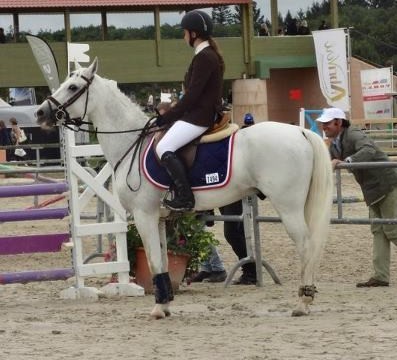 Lamotte 2012 poney1D cadet 1. Chute ensemble dans un virage...