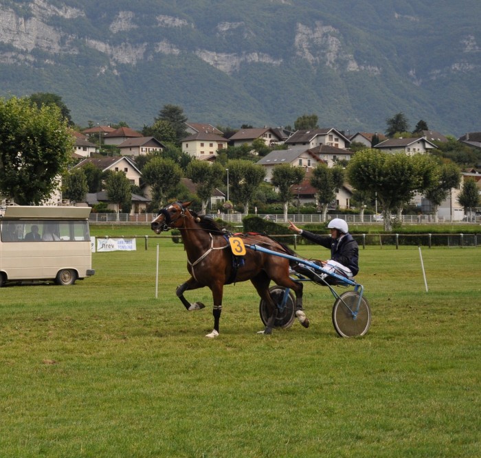 4 me course de sa carrire et 2 me victoire prix de la tour du pin aix les bains 