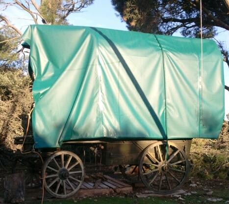 Ce fourgon a t amnag par mes soins en wagon de type western...