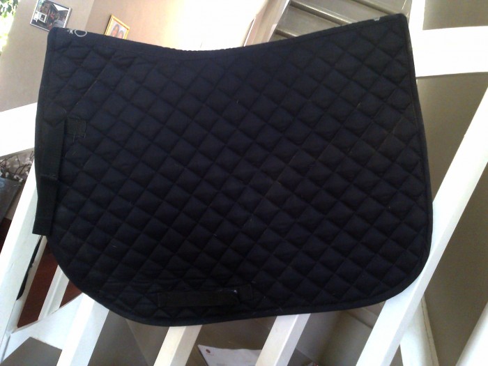 Tapis de selle noir FOUGANZA tous simple comme neuf 