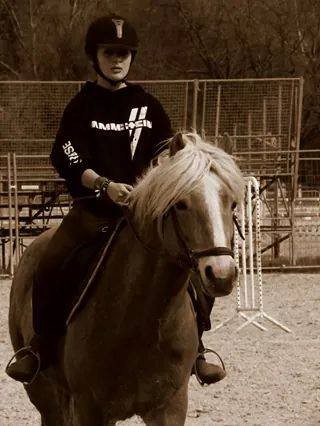 Speedy FELHI, le poney Haflinger que je monte :)
