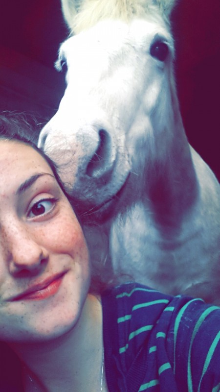 C�leste, poney en d�bourrage dans mon lyc�e