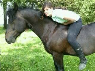 Mako est un cheval tr�s calme, mais mefiez vous au galop ahah !