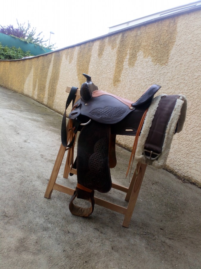 Bonjour
Je vend ma selle western
En bonne �tat
Me contacter 0629392277
Merci cordialement 