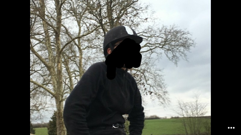 recherche demi pension ou poney/cheval � confier sur macon.
16 ans, 1m67, galop 3 niveau 4
pour plus d\'info me contacter 