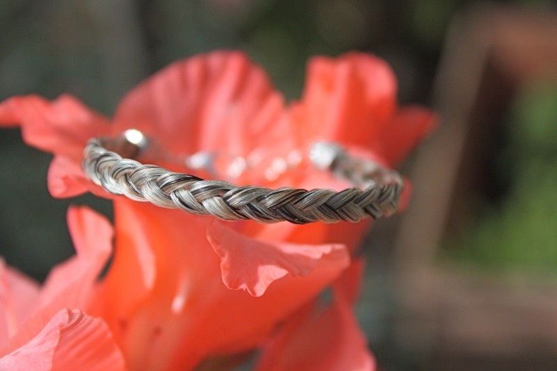 bracelet en crins 7euros envoi inclus Magaly56-a40bd1e8565f9a16086ff2b823307769