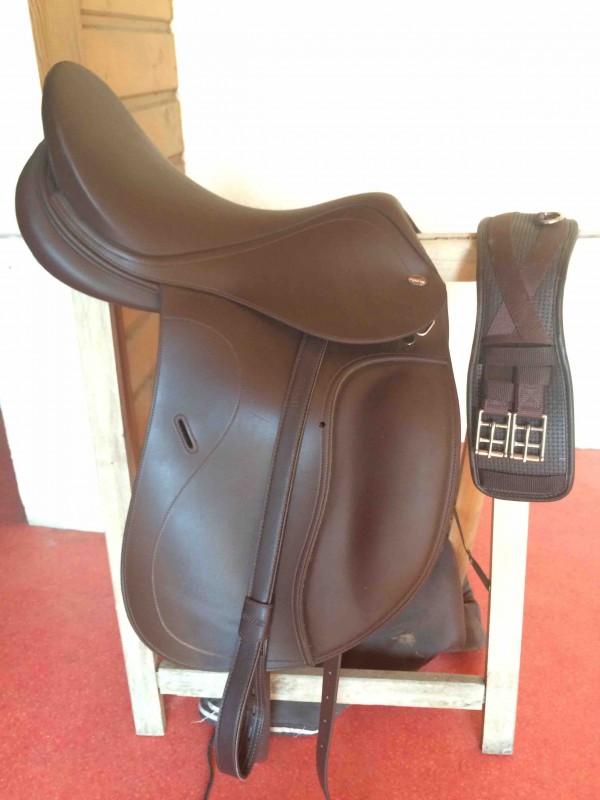  VENDRE !
 Selle de dressage Tekna 17\