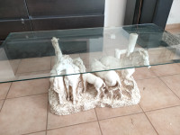 Vend table basse pieds chevaux