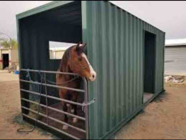 Bonjour je suis Charlotte j\'aimerais vendre mon conteneur a 20pied a pris base 