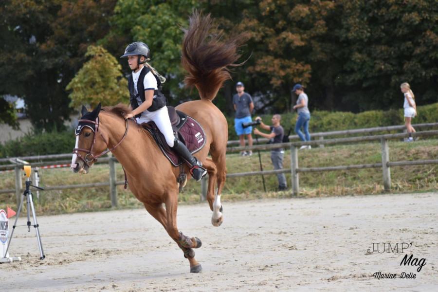 Ce cheval je ne sais pas comment il a fait mais il a changer ma vie! Depuis qu\'il est rentrer dans ma vie ensemble on a sue contourner les critiques les insultes bref,on est complice et on le seras toujours ???
