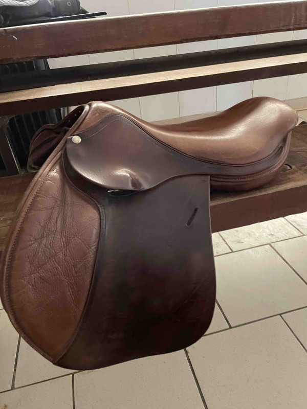 A  vendre, 
Selle forestier 16\