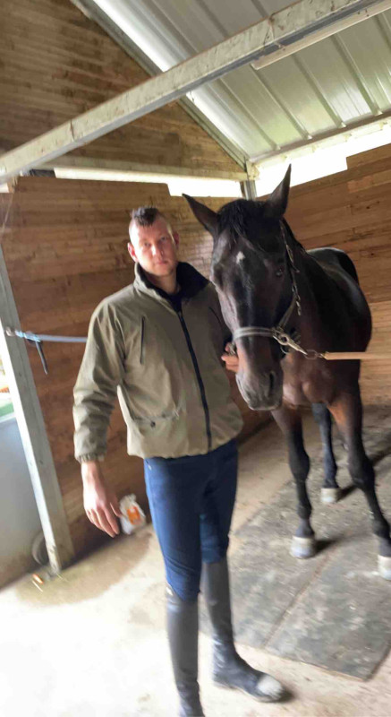 Bonjour as tous je serai a la recherche une struture equestre car je voudrait me mettre a mon compte pour du commerce et de la valorisation et des reformer de course 